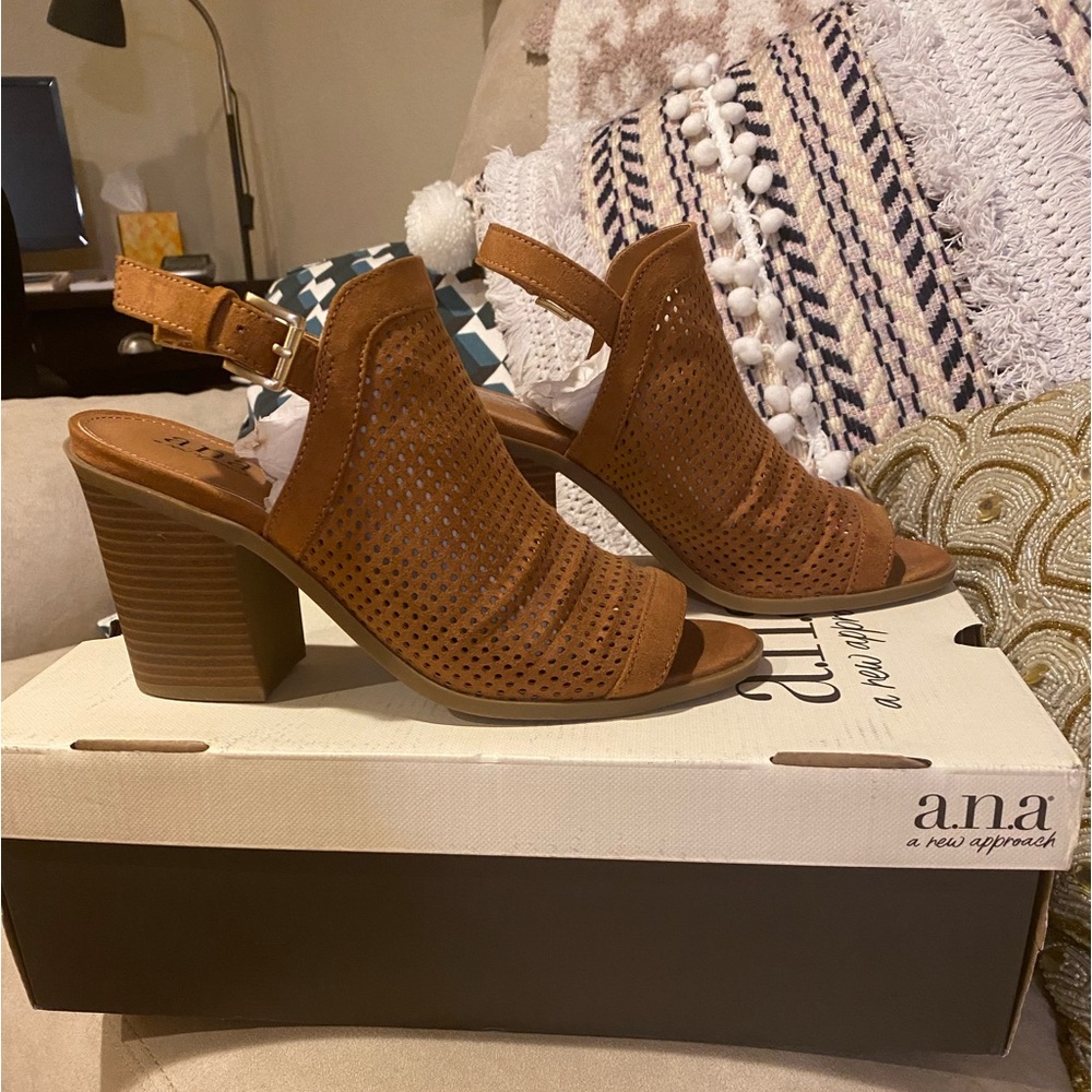 🤎a.n.a Madelyn Cognac Heels🤎
